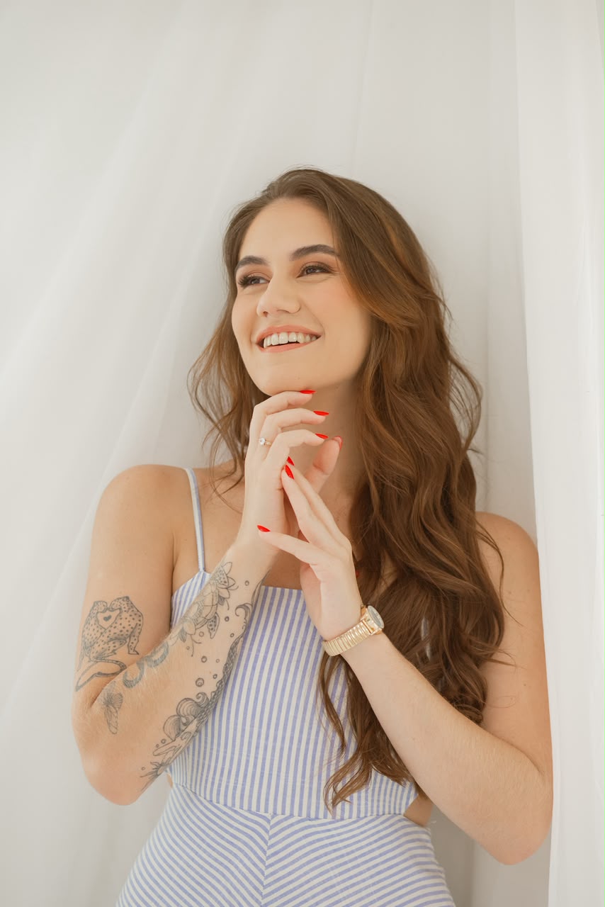 Nathalia Zanutello sorrindo - Nutricionista em Indaiatuba